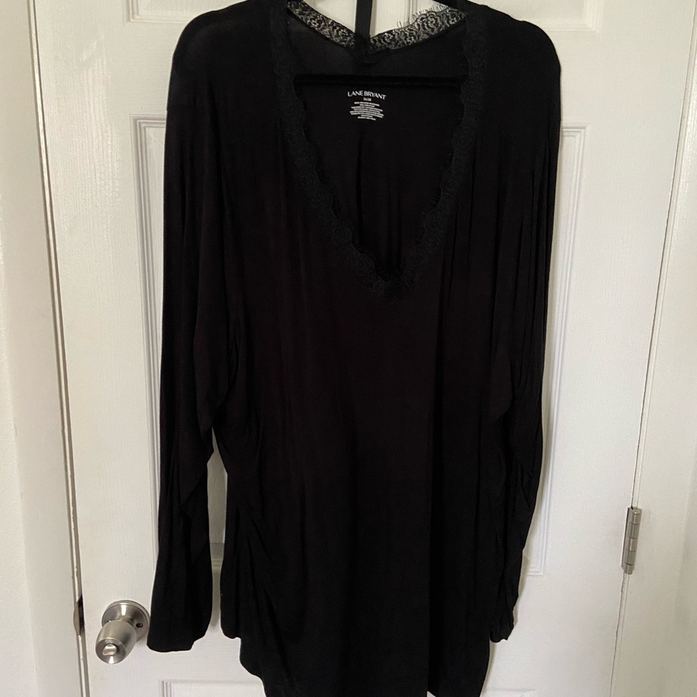 Lane Bryant 26/28 black LS top w/eyelash lace 🖤
